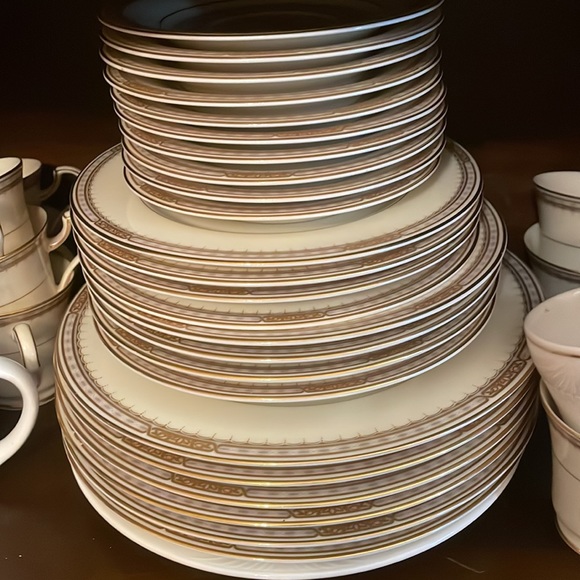 Mikasa Sheraton pattern place settings - 1 full place setting!!! - Picture 6 of 7